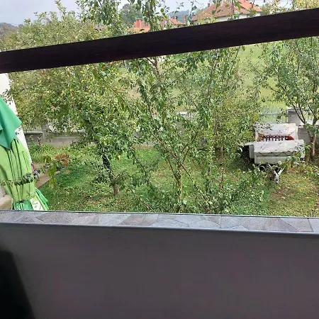 Amar Apartmani,, * Zivinice