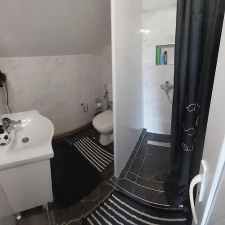 Amar Apartmani,, Zivinice